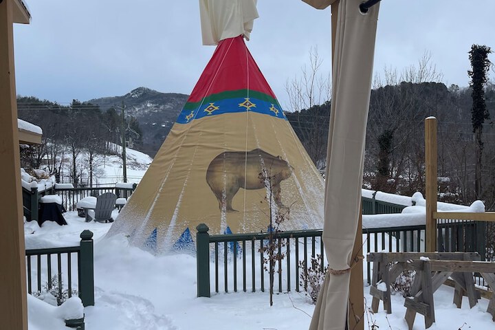 Mountain Aire Cottages Inn & Glamping
