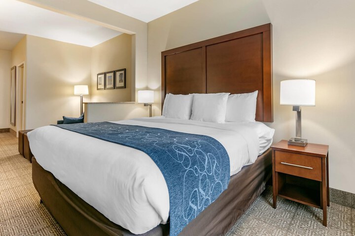 Comfort Suites Batesville
