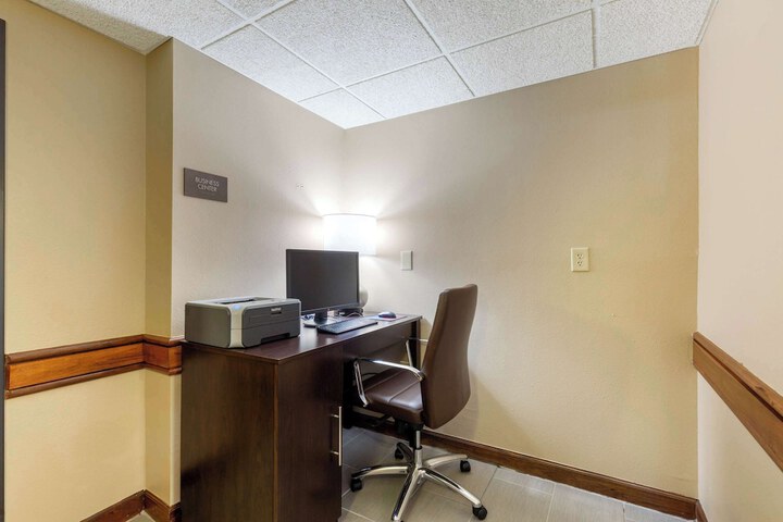 Comfort Inn & Suites Milford