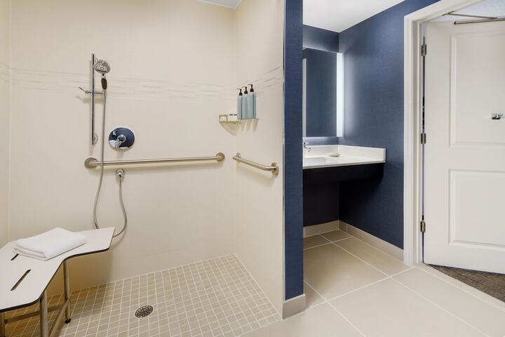 Room 13 of 25