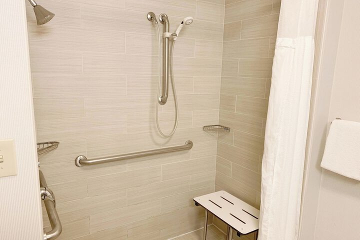Courtyard by Marriott Cleveland Westlake
