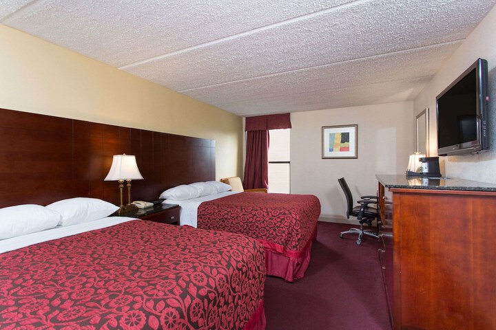 Room 6 of 15