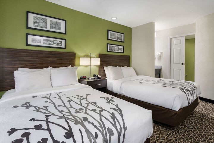 Room 14 of 32