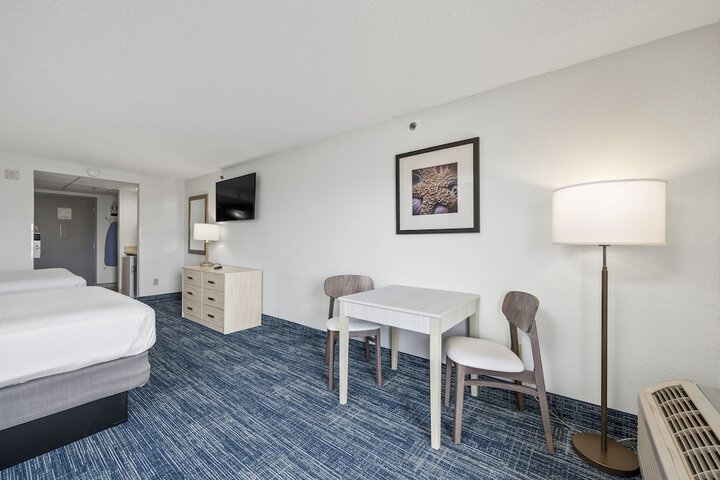 Room 16 of 64