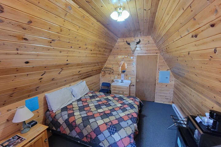 Room 8 of 32