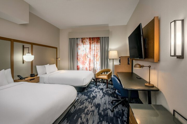 Room 14 of 32