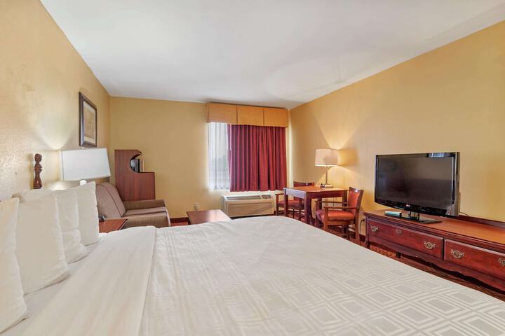 Room 16 of 19