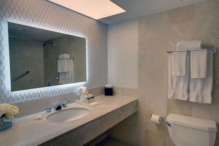 The Roslyn Tapestry Collection by Hilton