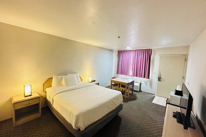 Timberland Inn & Suites