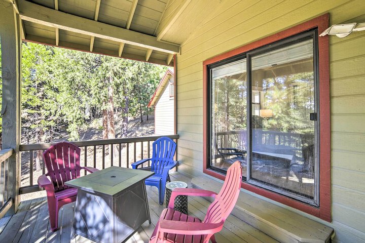 Charming Chester Home w / Furnished Porch!