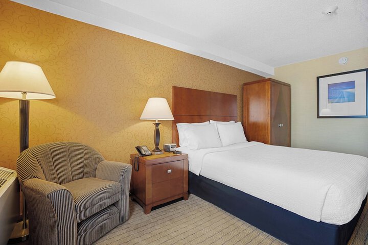Sandman Hotel & Suites London Downtown