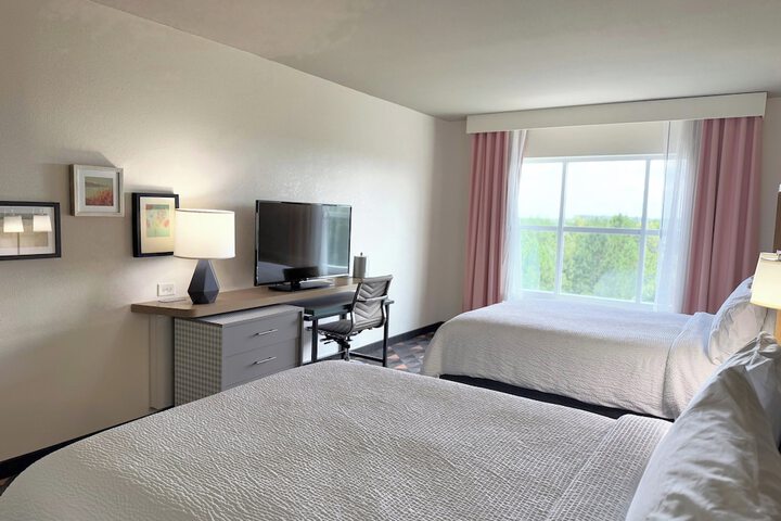 Holiday Inn & Suites Fayetteville W-Fort Bragg Area by IHG