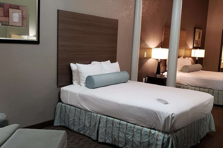 Room 10 of 37