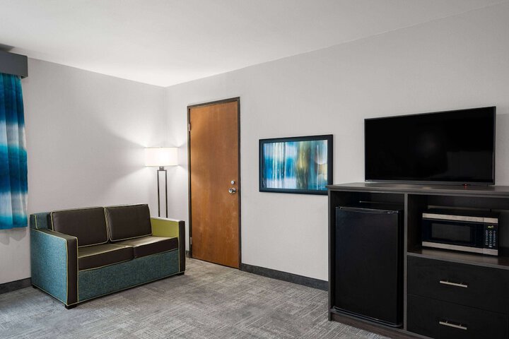 Room 34 of 50