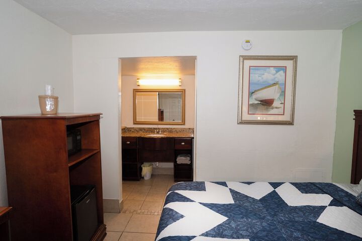 Room 17 of 24