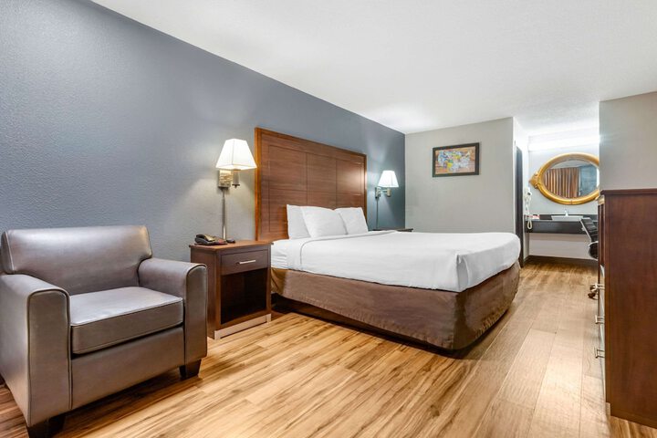 Room 12 of 21