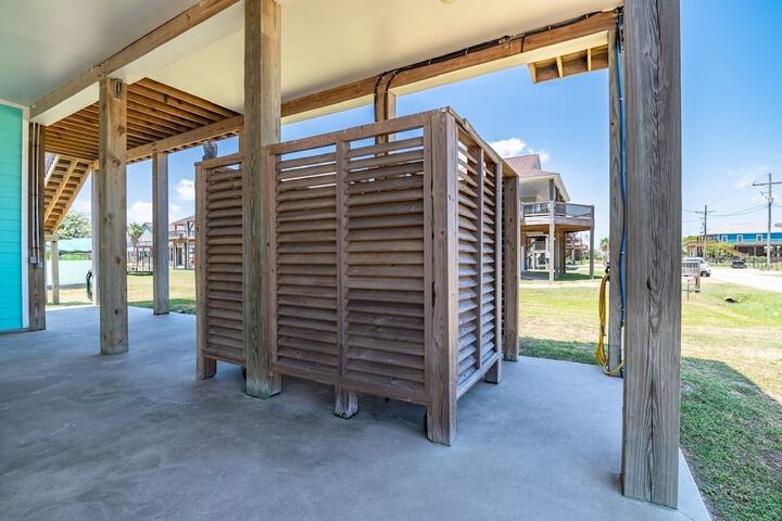 Sunrise Paradise 3 Bedroom Home by RedAwning