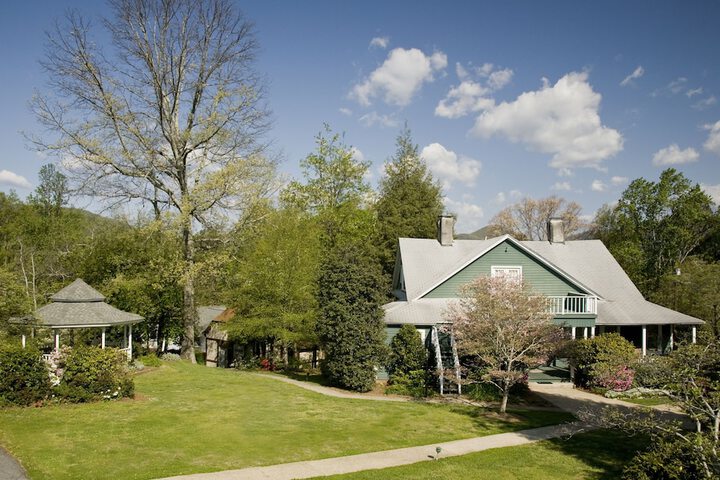1906 Pine Crest Inn