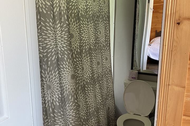 Room 25 of 38