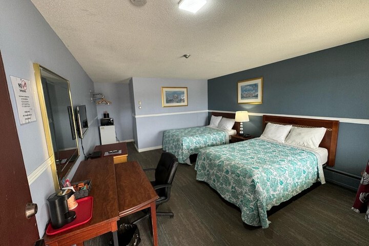 Room 11 of 28