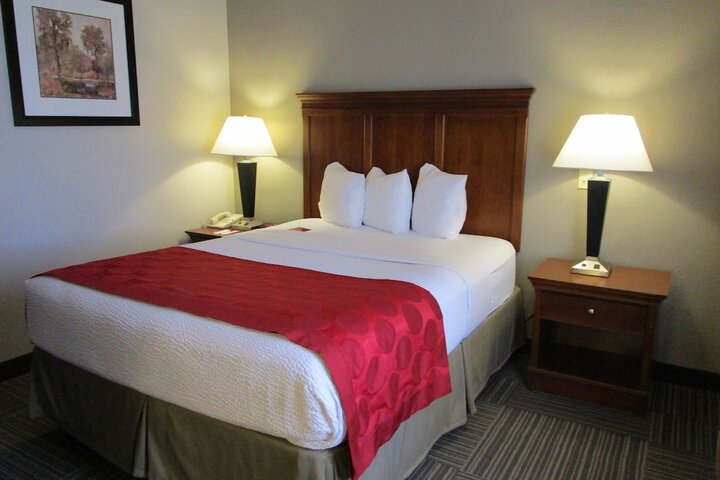 Room 32 of 76