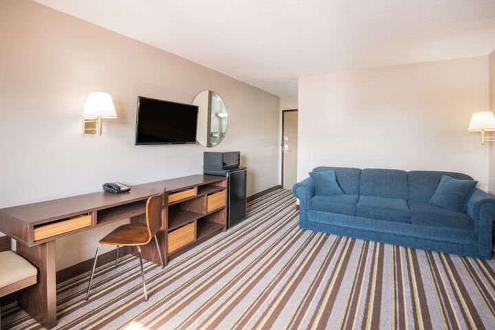 Room 14 of 14