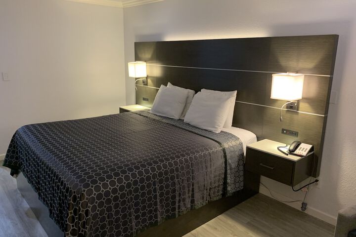 Room 11 of 31