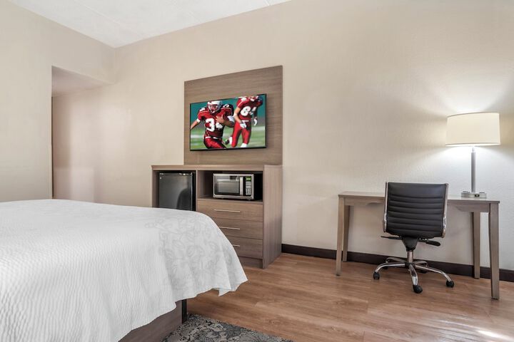 Room 21 of 35