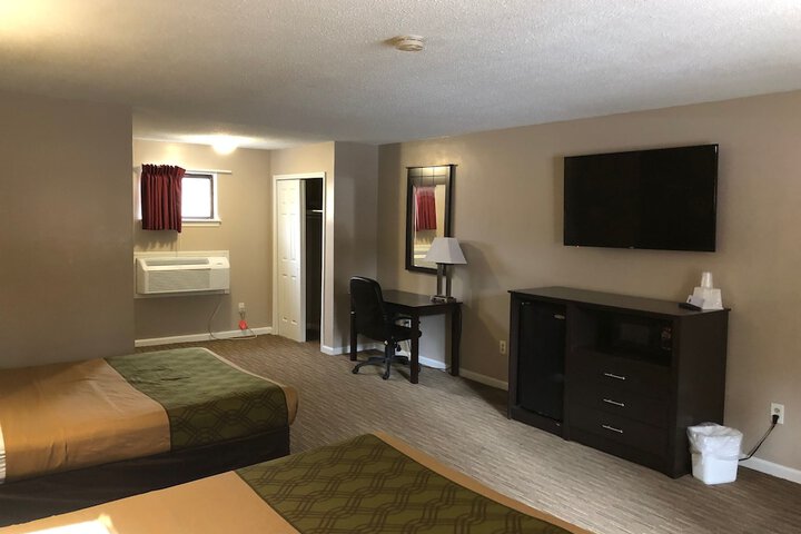 Room 14 of 18