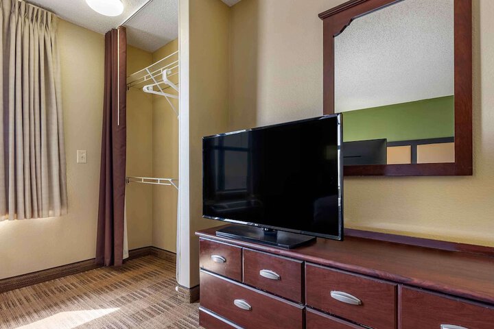 Room 14 of 23