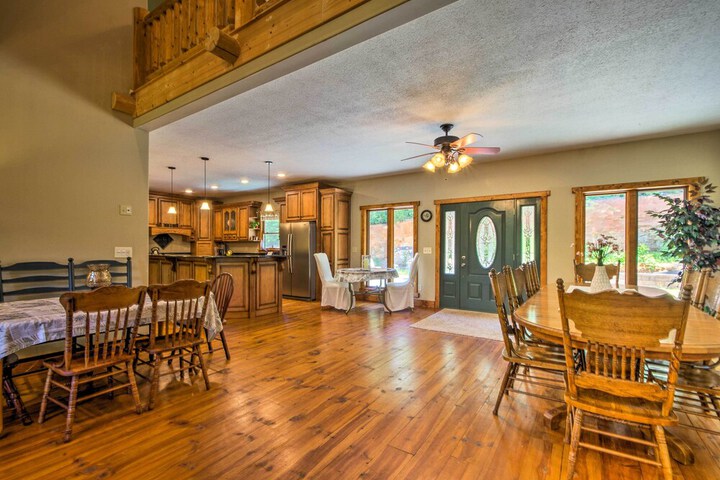 Tryon House w / Hot Tub - Near Equestrian Centers!