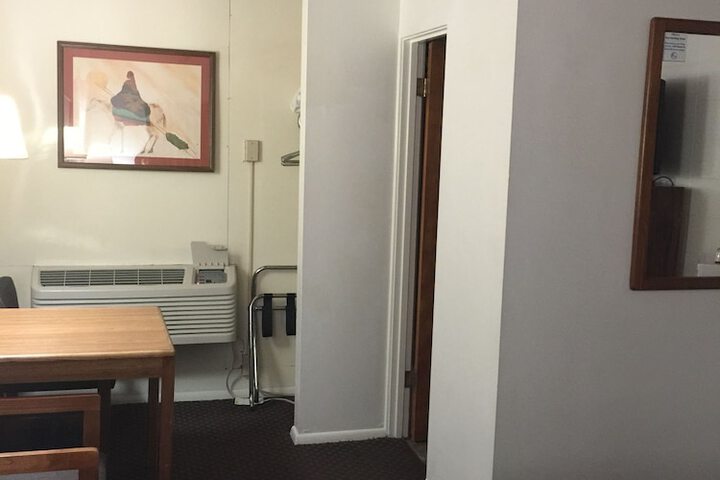 Room 16 of 44