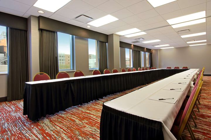 Hampton Inn & Suites Columbus-Downtown