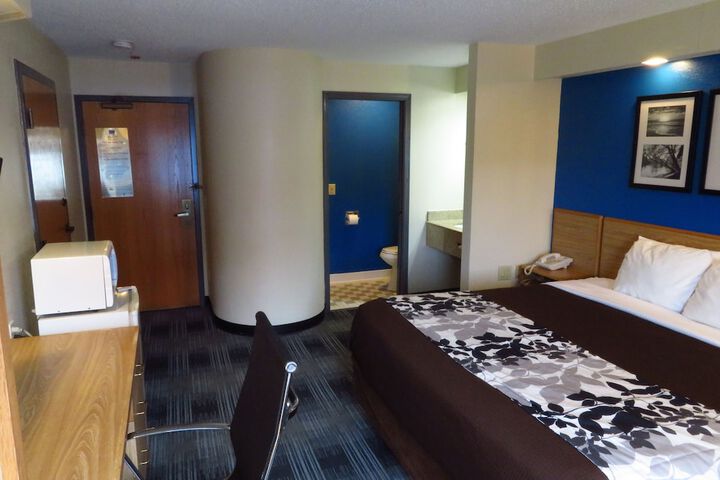 Room 13 of 53