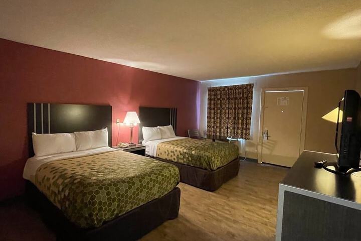 Room 4 of 5