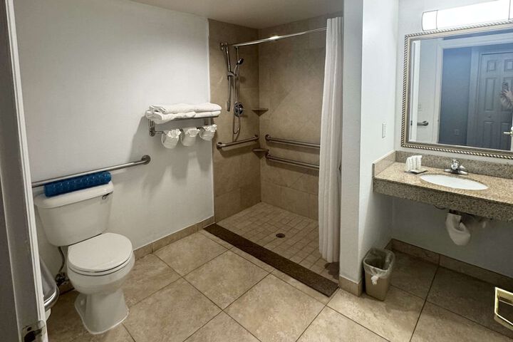 Room 17 of 23