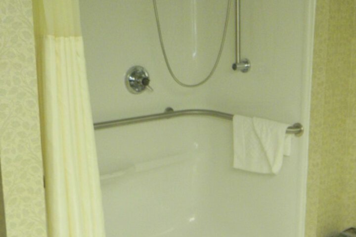 Room 8 of 33
