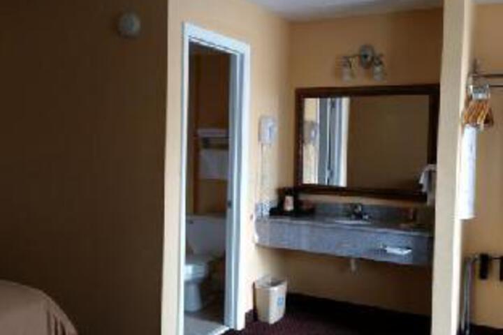 Americas Best Value Inn Lawrenceburg