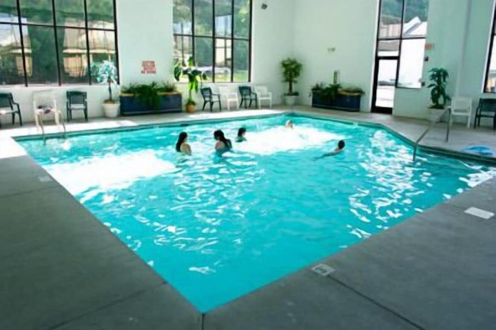 Pool 4 of 20