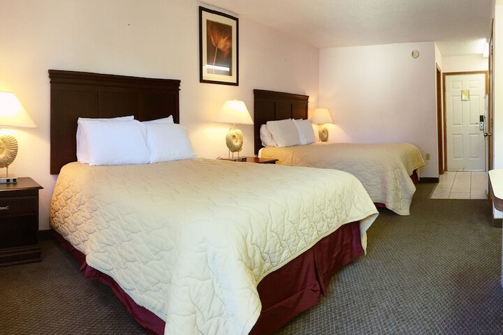 Room 32 of 43