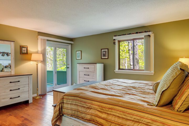 Bartlett Townhome w / Balcony: 1 Mi to Ski Resort!