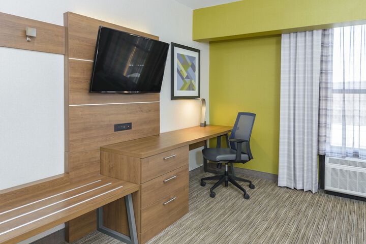 Room 18 of 50