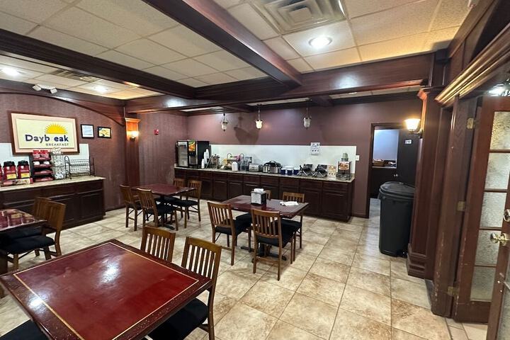 Days Inn & Suites by Wyndham Jennings