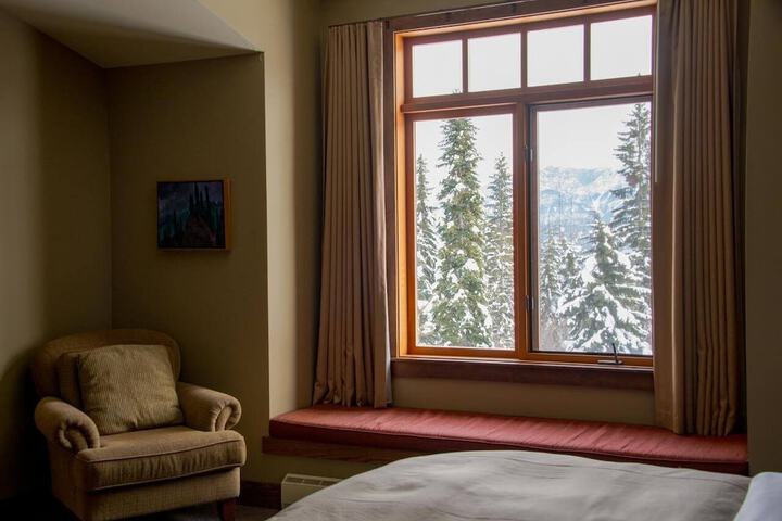 Room 27 of 53