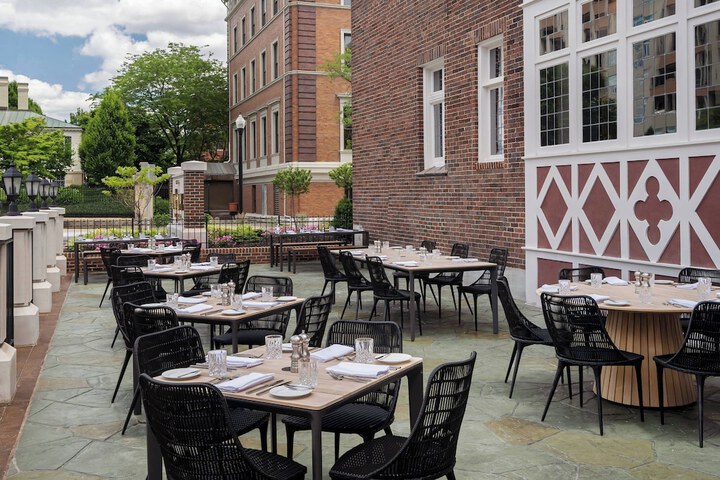 The Lytle Park Hotel Autograph Collection
