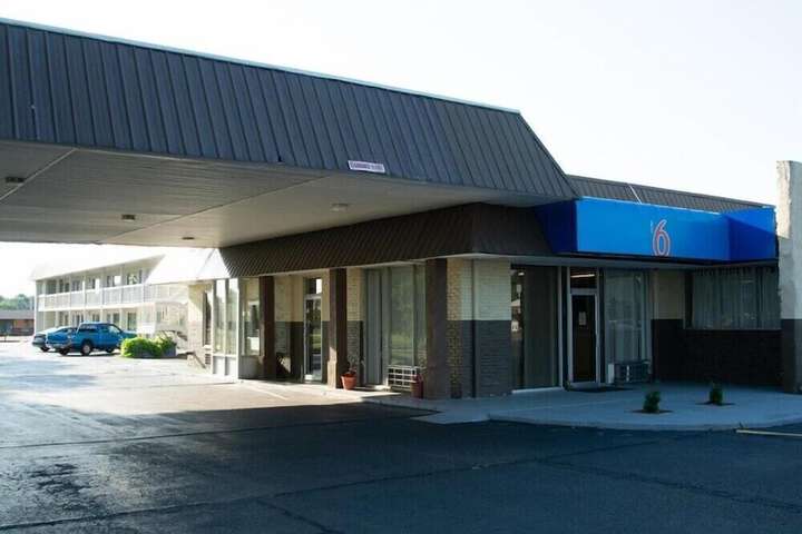 Motel 6 Brinkley AR