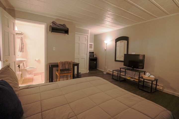 Room 4 of 13