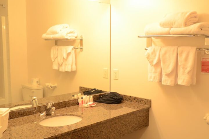 Quality Inn & Suites Edmonton International Airport