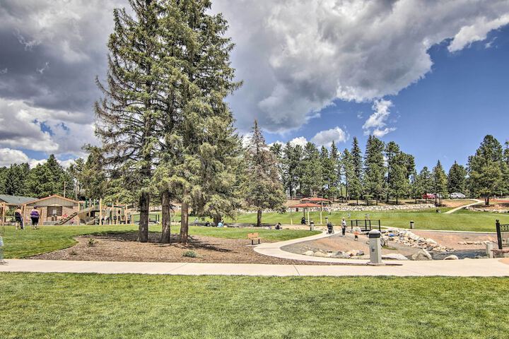 Mountain Cabin Walk to Dining / memorial Park!