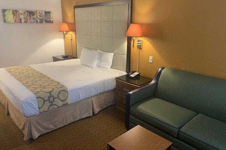 Room 14 of 24